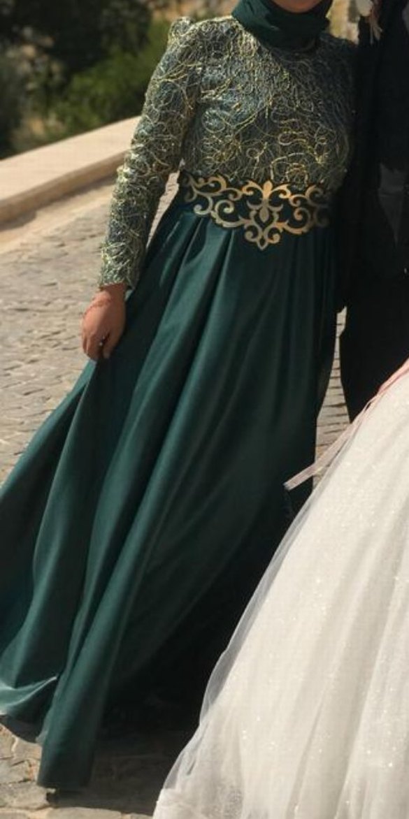 Drapeli İşlemeli Uzun Gold ve yeşil Abiye Elbise - Görsel 3