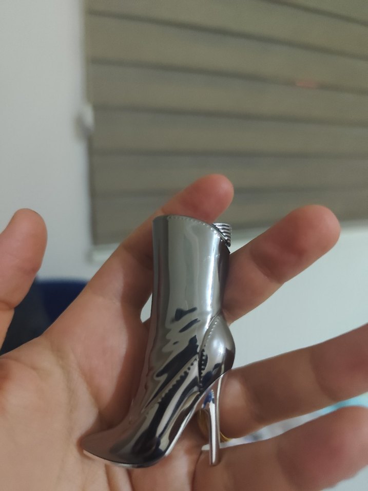 Gri Yılan Desenli Tokalı İnce Topuklu Kadın Botu - Görsel 2