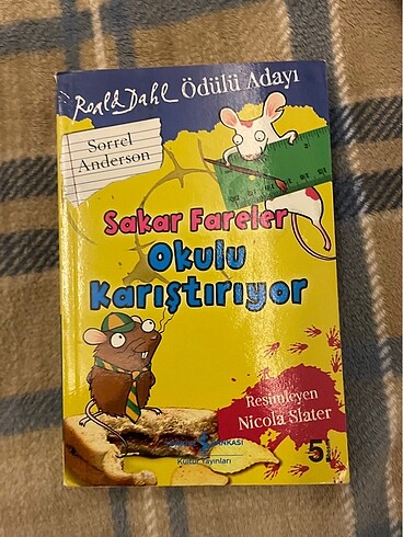 Sakar fareler okulu karıştırıyor