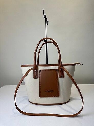 Jacquemus JAQUEMUS