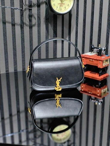 Yves Saint Laurent Voltaire Shoulder Bag