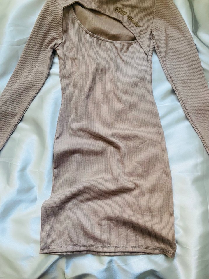 Bej Uzun Kollu Yüksek Yakalı Triko Elbise - Görsel 4