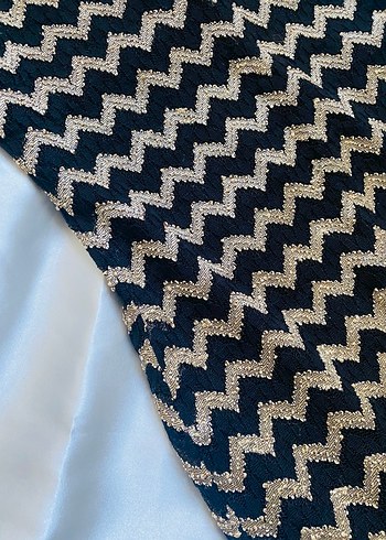 Zigzag Desenli Siyah Midi Elbise - Görsel 5