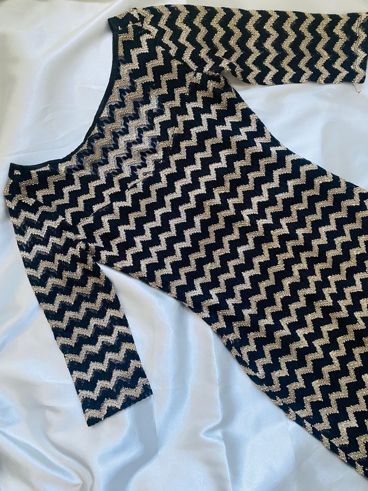 Zigzag Desenli Siyah Midi Elbise - Görsel 3