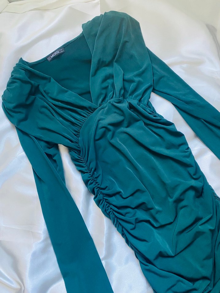 Uzun Kollu Drapeli Yeşil V Yaka Elbise - Görsel 3