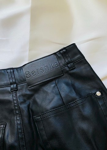 Bershka siyah deri pantolon - Görsel 3