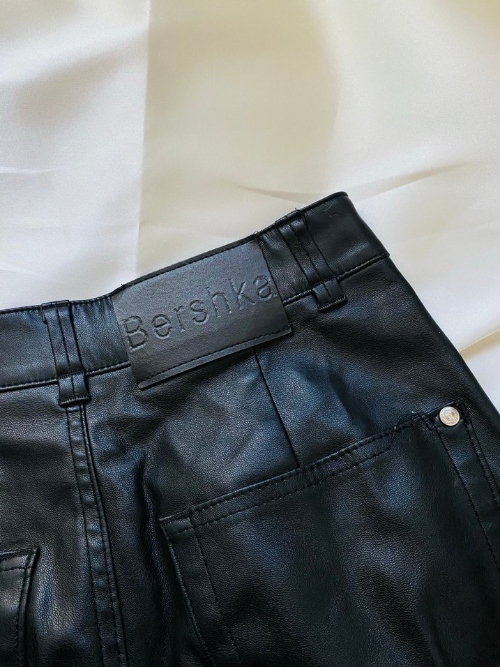 Bershka siyah deri pantolon - Görsel 3