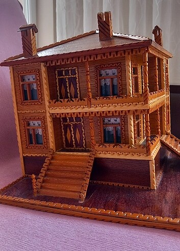 Ahşap el yapımı ev 