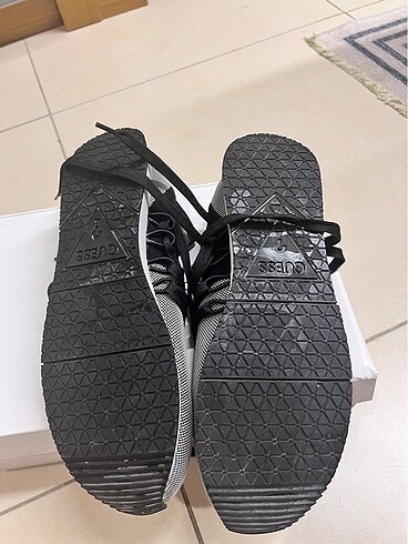 42 Beden gri Renk GUESS GÜNLÜK SNEAKERS