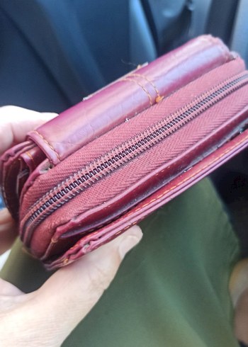 Bordo Yılan Derisi Desenli Deri Fermuarlı Cüzdan