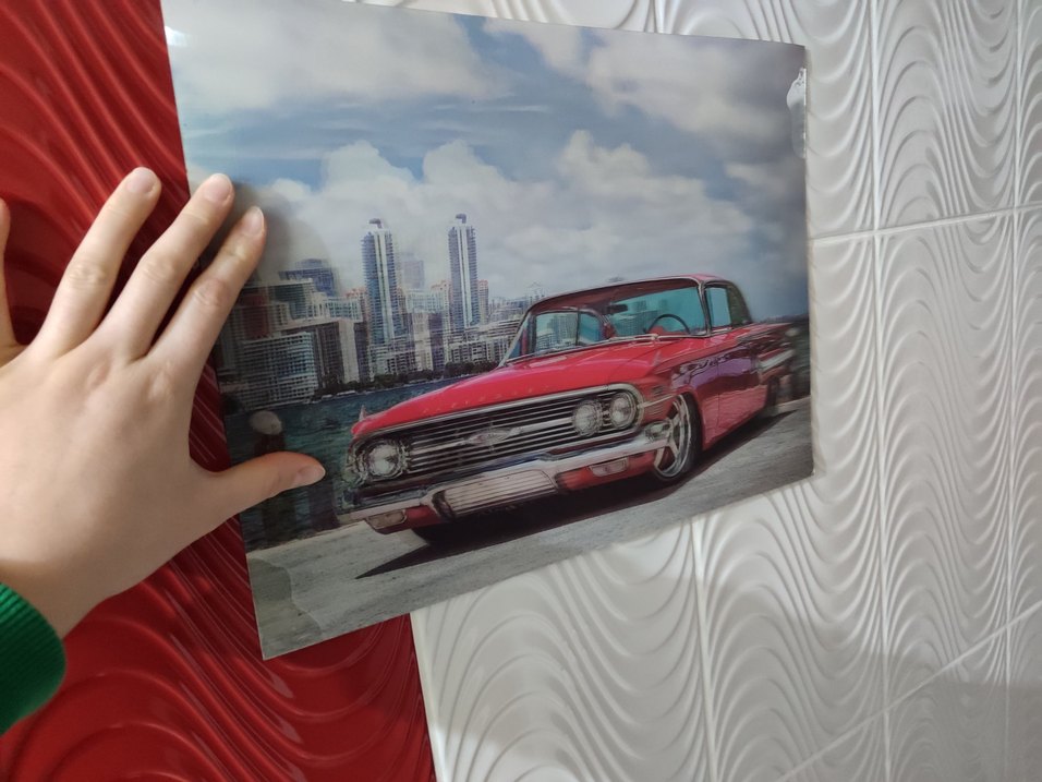 Parlak Kırmızı Oyuncak Araba şeklinde tablo - Görsel 2