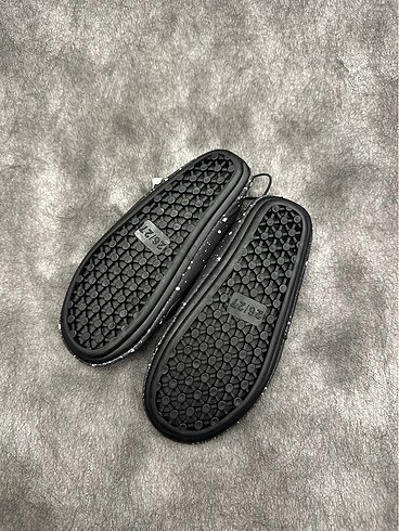 Kaydırmaz deniz ayakkabı - Görsel 2