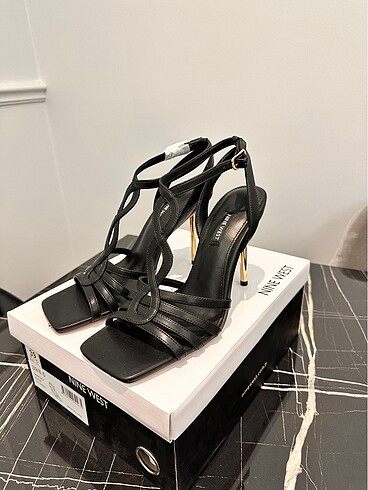 39 Beden siyah Renk Nine West topuklu ayakkabı