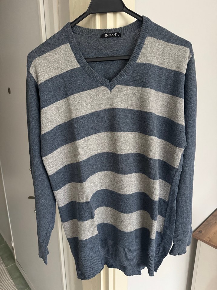 Çizgili V Yakalı Örgü Erkek Kazak - Görsel 3