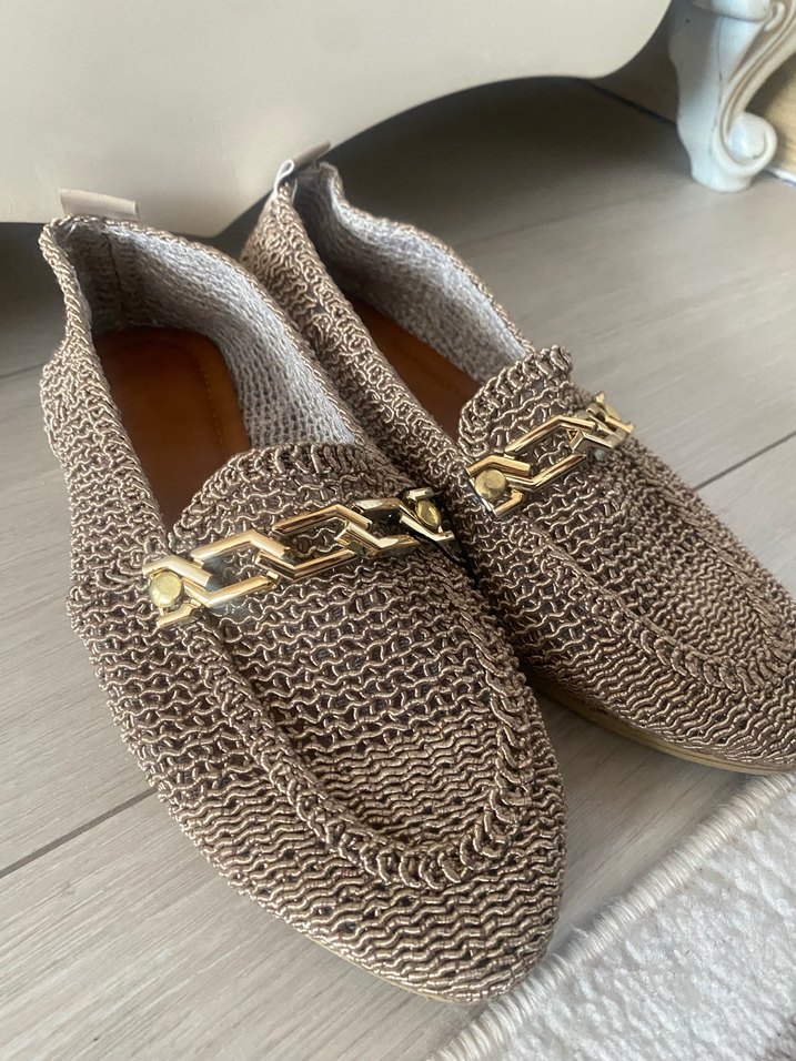 Zincir Detaylı Bej Triko Kadın babet - Görsel 4