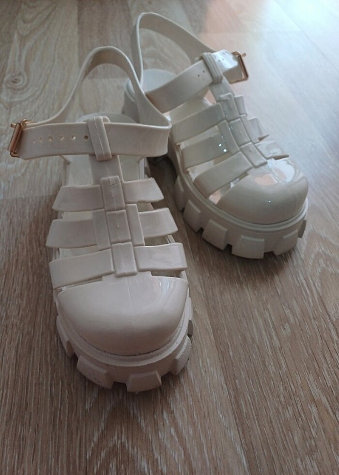 Önü Kapalı Sandalet - Görsel 3