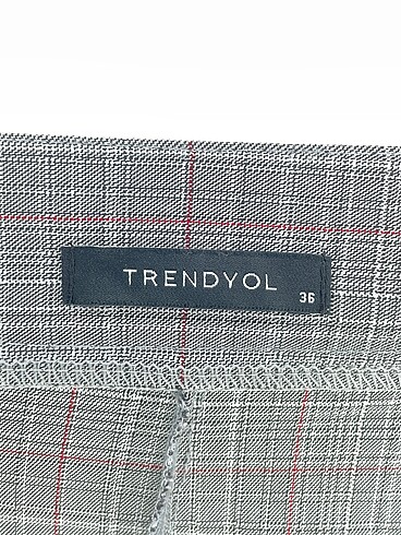 36 Beden çeşitli Renk Trendyol & Milla Kumaş Pantolon %70 İndirimli.