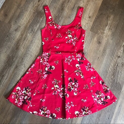 H&M Kırmızı elbise
