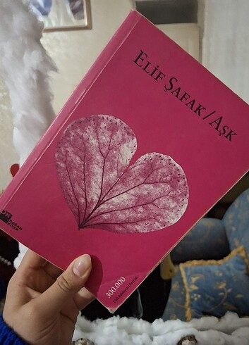 Elif Şafak Aşk