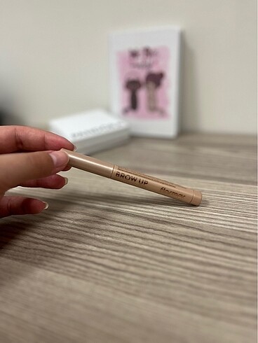 Pastel -Pastel Plump up -Flormar Brow Up Highlighter