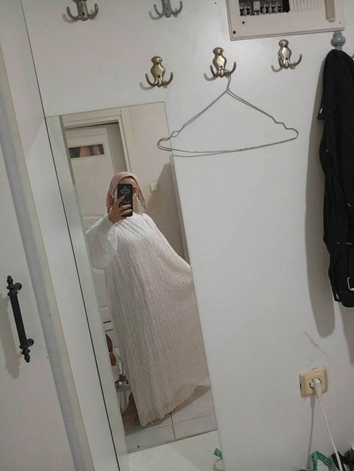 Uzun, Transparan, Bol Kesim Beyaz dantelli Elbise - Görsel 3