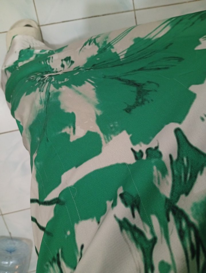 Yeşil Bağlama Desenli Uzun Salaş Elbise - Görsel 5