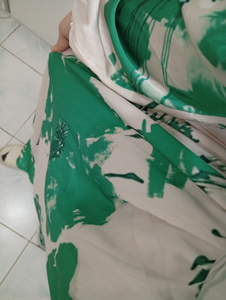 Yeşil Bağlama Desenli Uzun Salaş Elbise - Görsel 4