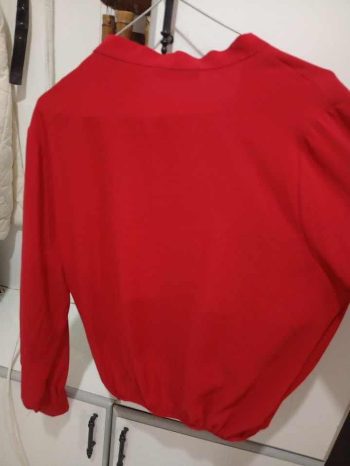 Kırmızı V Yaka Uzun Kollu Salaş Bluz - Görsel 3