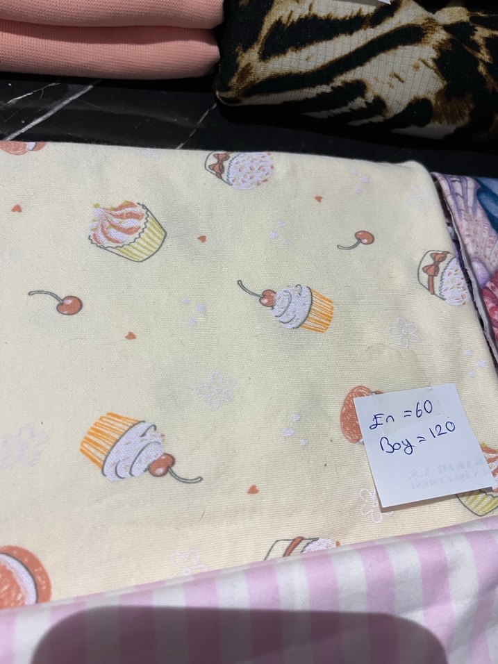 4 parça kumaş - Görsel 3