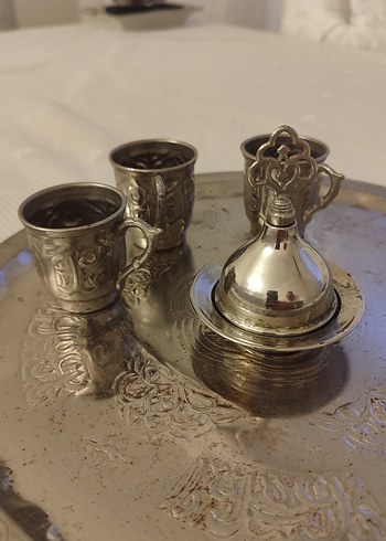 İşlemeli Altın Renkli Parlak Tepsi ve Bardak Seti - Görsel 4