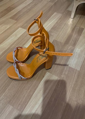 Bambi Parlak Kahverengi Platform Topuklu Kadın Sandalet