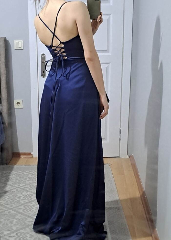 Lacivert sırtı açık abiye elbise - Görsel 2