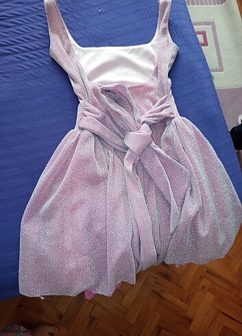 PEMBE SİMLİ ELBİSE