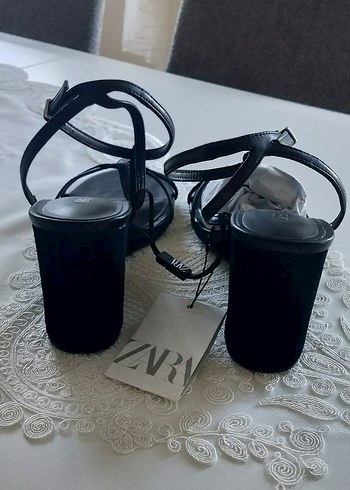 40 Beden Siyah Kemerli Dolgu Topuk Kadın Abiye Ayakkabı