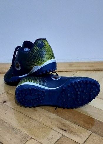 35 Beden FB logolu kıranpon spor ayakkabı.