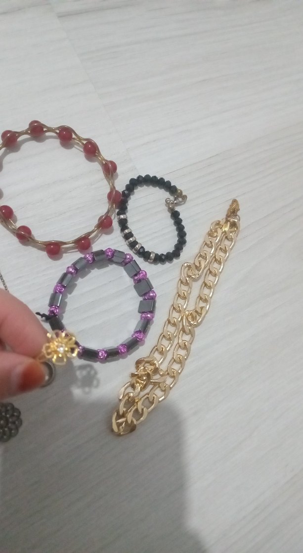 Altın Renkli Yılan Desenli Boncuklu Bileklik - Görsel 2