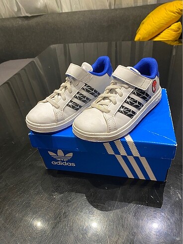 Adidas erkek çocuk ayakkabısı