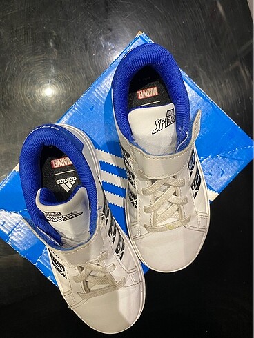 28 Beden Adidas erkek çocuk ayakkabısı