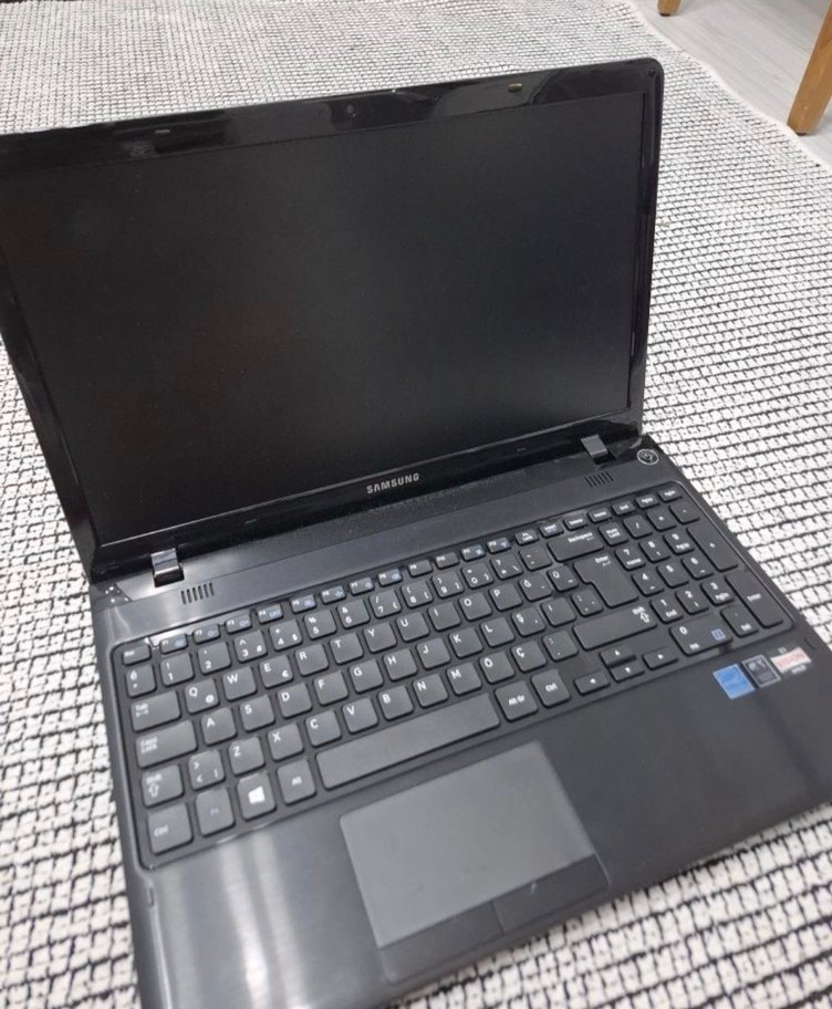 parca amaclı siyah samsung laptop(sarj aleti kayip calismiyor) - Görsel 2