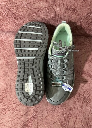38 Beden Skechers marka unisex ayakkabısı