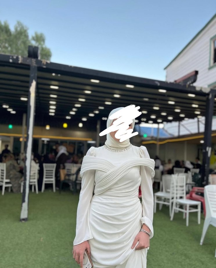 Yüksek Yakalı Beyaz Uzun Düz Gelinlik - Görsel 2