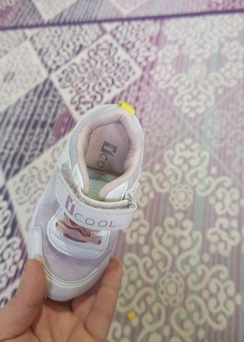 Kız Çocuk Pembe Bağcıklı ve Cırt Cırtlı Spor Ayakkabı - Görsel 4