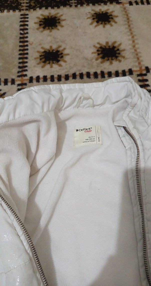 Beyaz Kapüşonlu Fermuarlı Kadın Ceket - Görsel 2