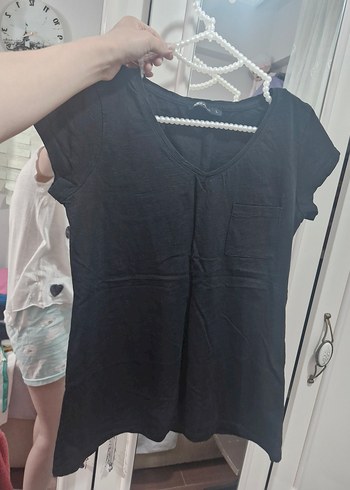 Siyah V Yaka Kadın Tişört - Görsel 3