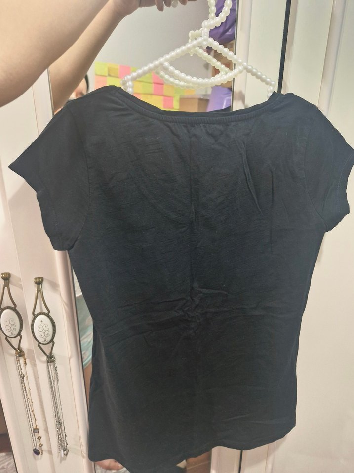 Siyah V Yaka Kadın Tişört - Görsel 2