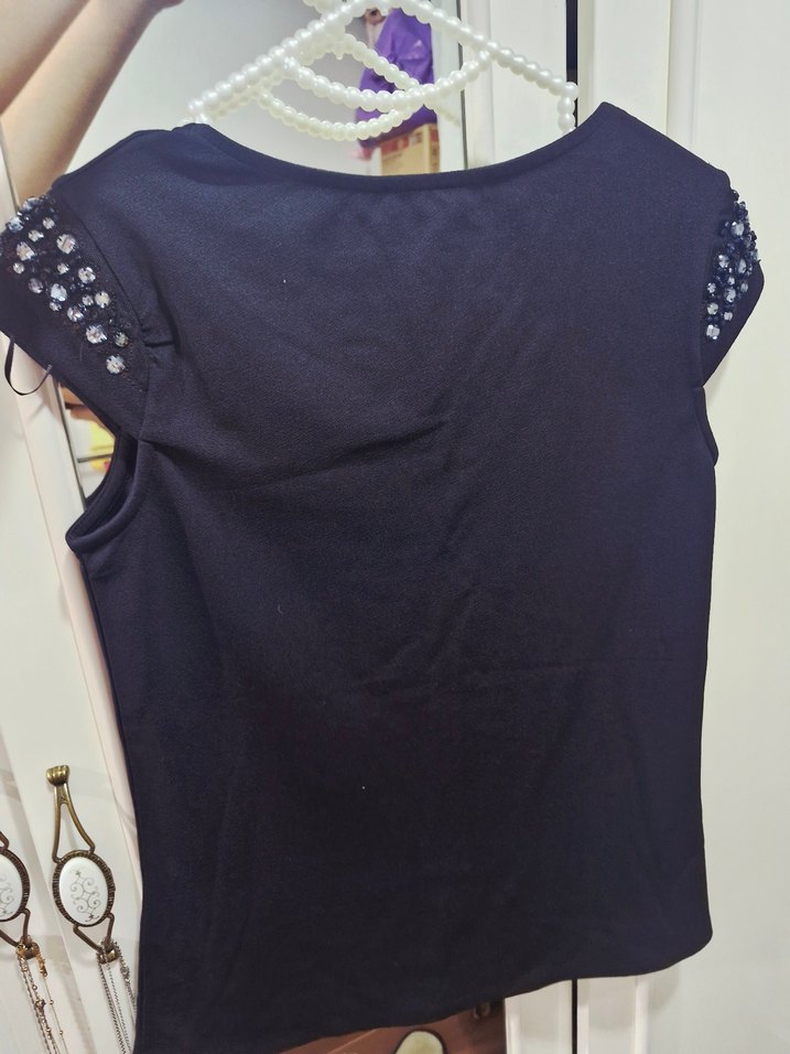 Boncuk İşlemeli Siyah Kısa Kollu Kadın Bluz - Görsel 2