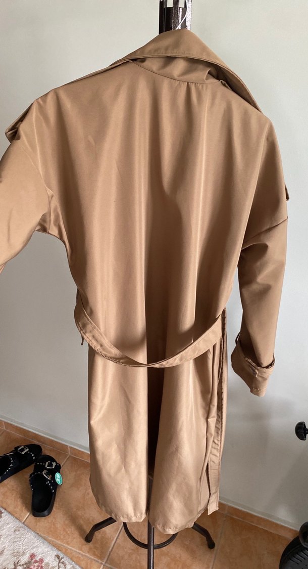 Bej Uzun Düğmeli Kadın Trençkot - Görsel 3