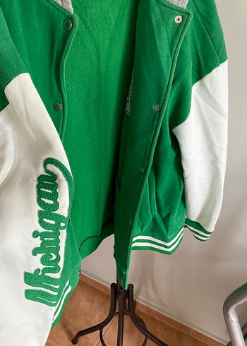 Yeşil Kapüşonlu Düğmeli Kadın Ceket - Görsel 2