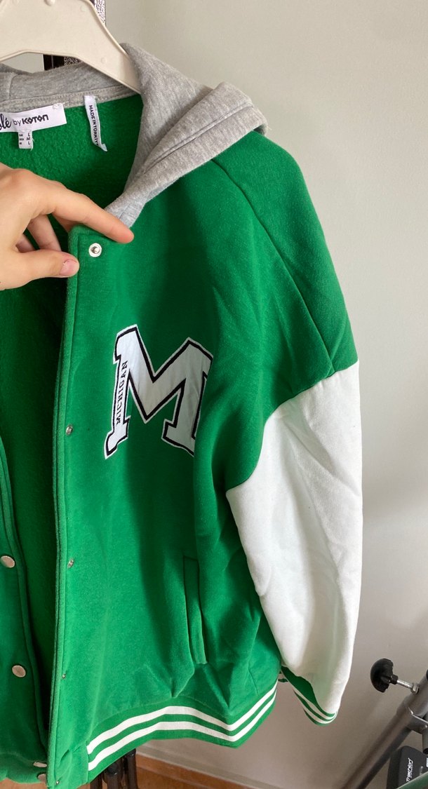 Yeşil Kapüşonlu Düğmeli Kadın Ceket - Görsel 3