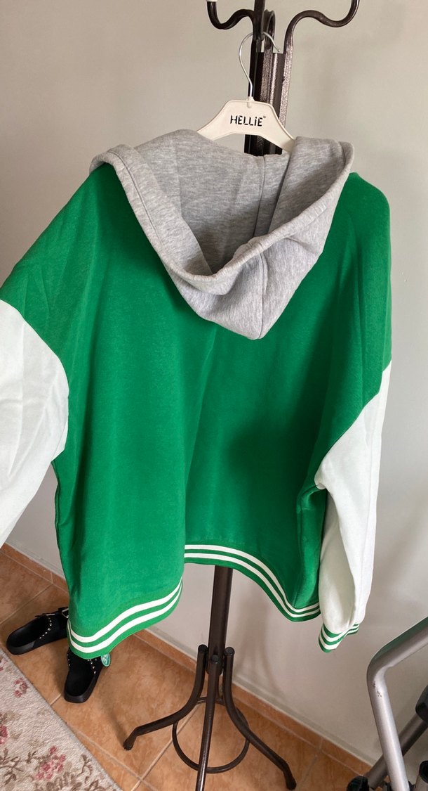 Yeşil Kapüşonlu Düğmeli Kadın Ceket - Görsel 4